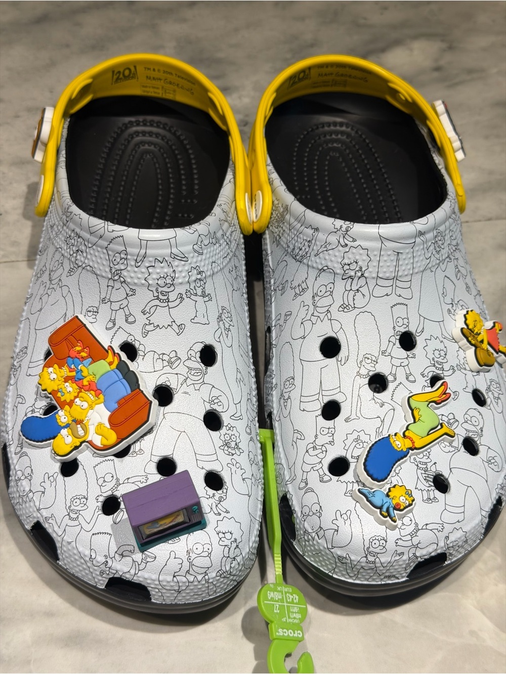 CROCS Clogs with Yellow Straps and Colorful Charms mens 9 women’s 11